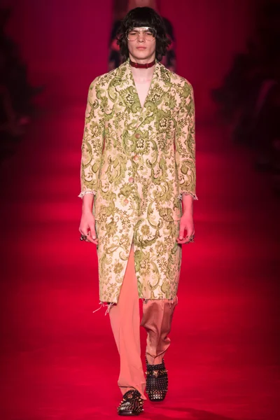 Look 1